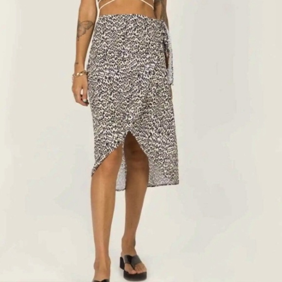 Princess Polly NWT Leopard Print Wrap Skirt - Picture 1 of 4
